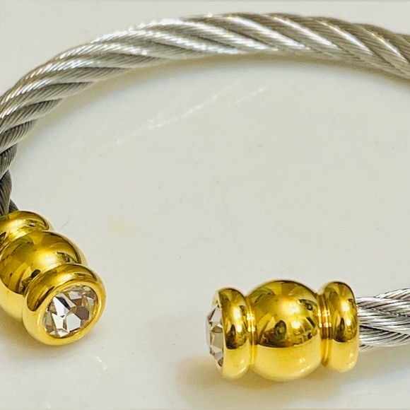 Elegant Gold and Silver Cable Bracelet - Picture 2 of 3